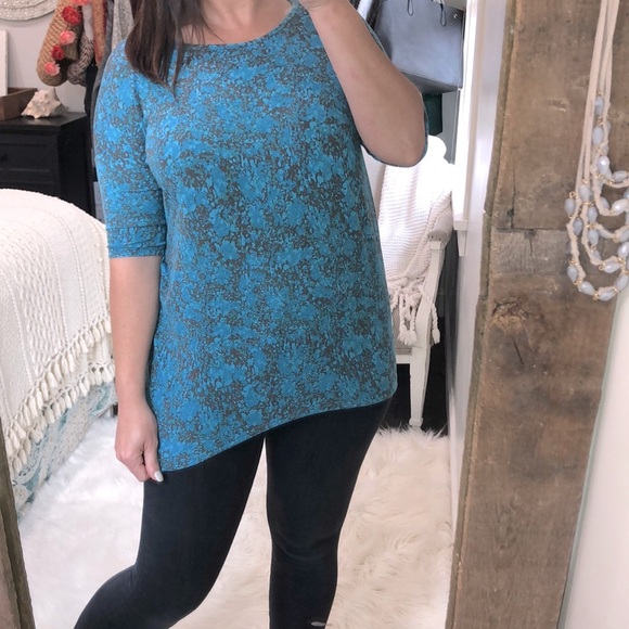 LulaRoe Size xxsmall Irma top - Picture 1 of 6